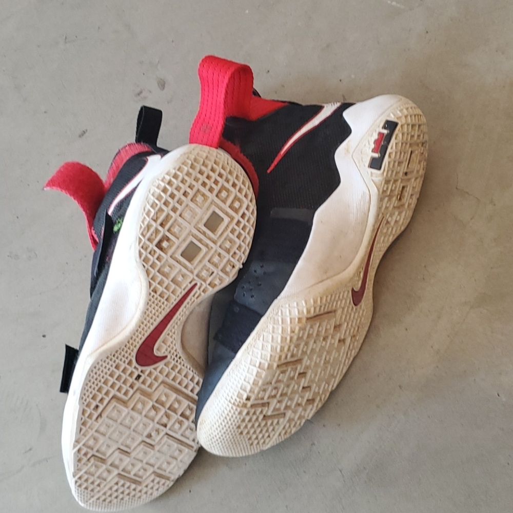 Sneakers - Picture 3 of 3